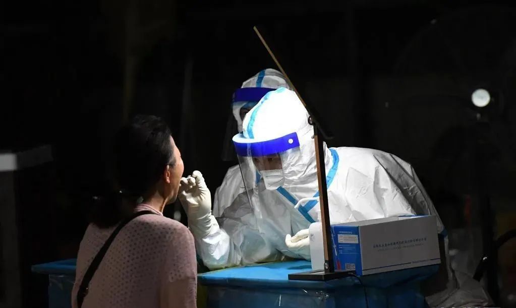 新冠大流行何时结束？专家：新冠会在合适的时候慢慢回归乙类传染病管理